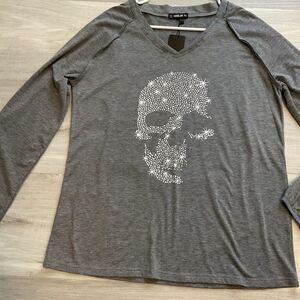 NWT Sheilay Gray Skull Long Sleeved T Shirt Size XL New With Tags